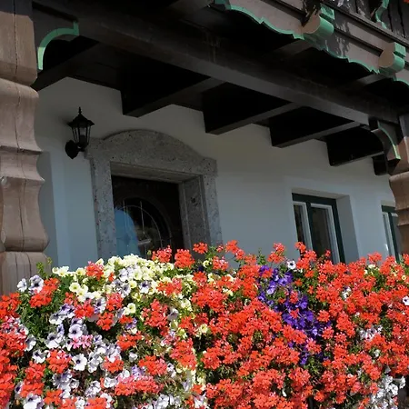 Feichtlehnerhof Bed & Breakfast 3*